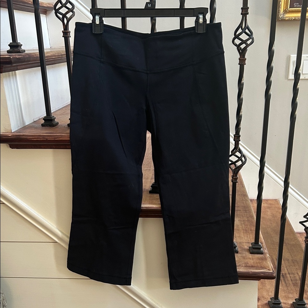 Lululemon Gather and Crow Black Cropped Leggings.